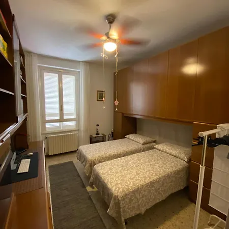 La Casa Rosa By Roby&silvy Bellano